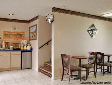 Отель Super 8 Morristown East Downtown Интерьер фото