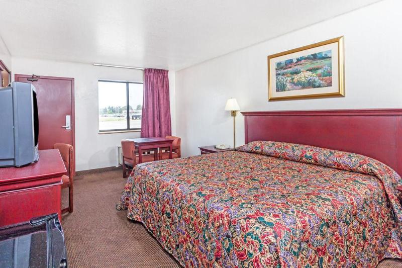 Отель Super 8 Morristown East Downtown Экстерьер фото
